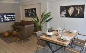 Sea View, Your Home In The Center Of Alsancak